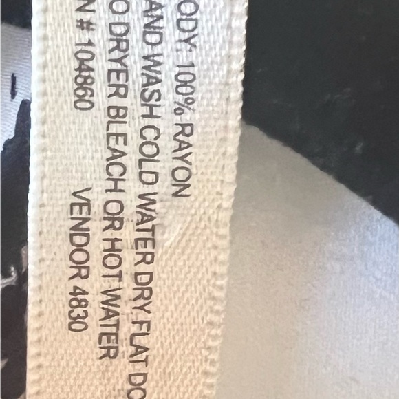 Francescas Cover Up in Burgandy with white embroidery. Size: L - Picture 3 of 4